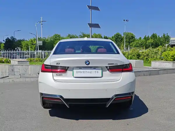 BMW i3 2025