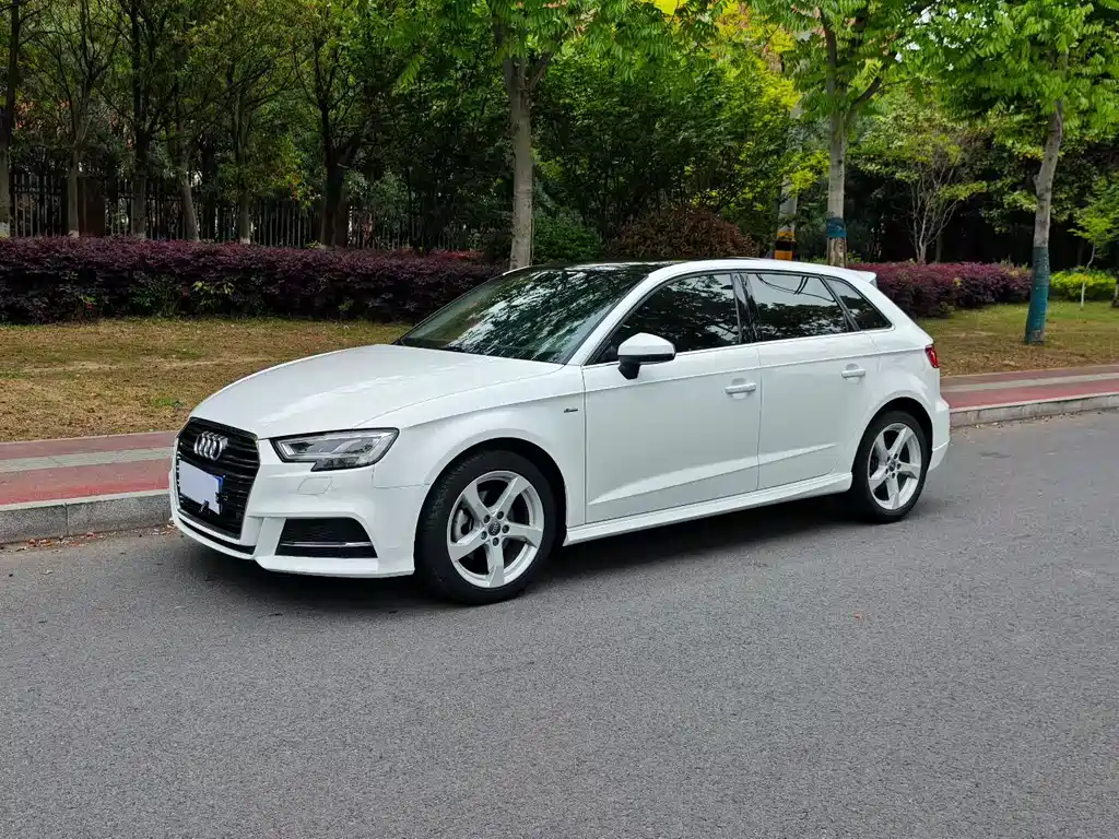 Audi A3 2019 — фото 1