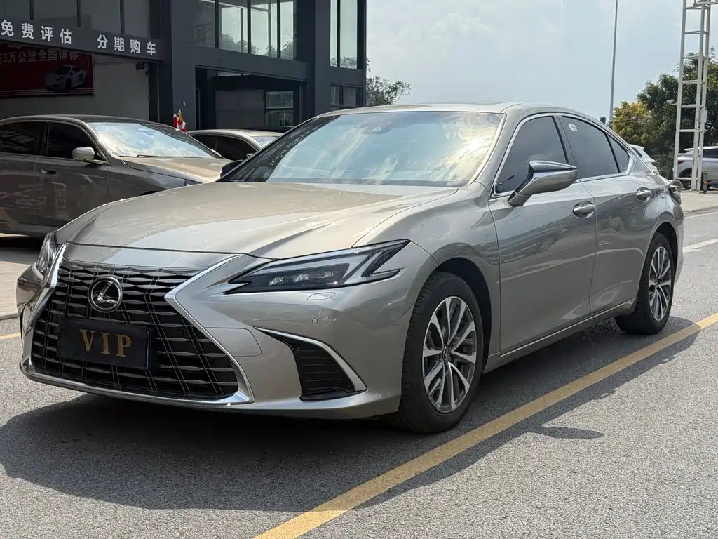 Lexus ES 2025 — фото 1