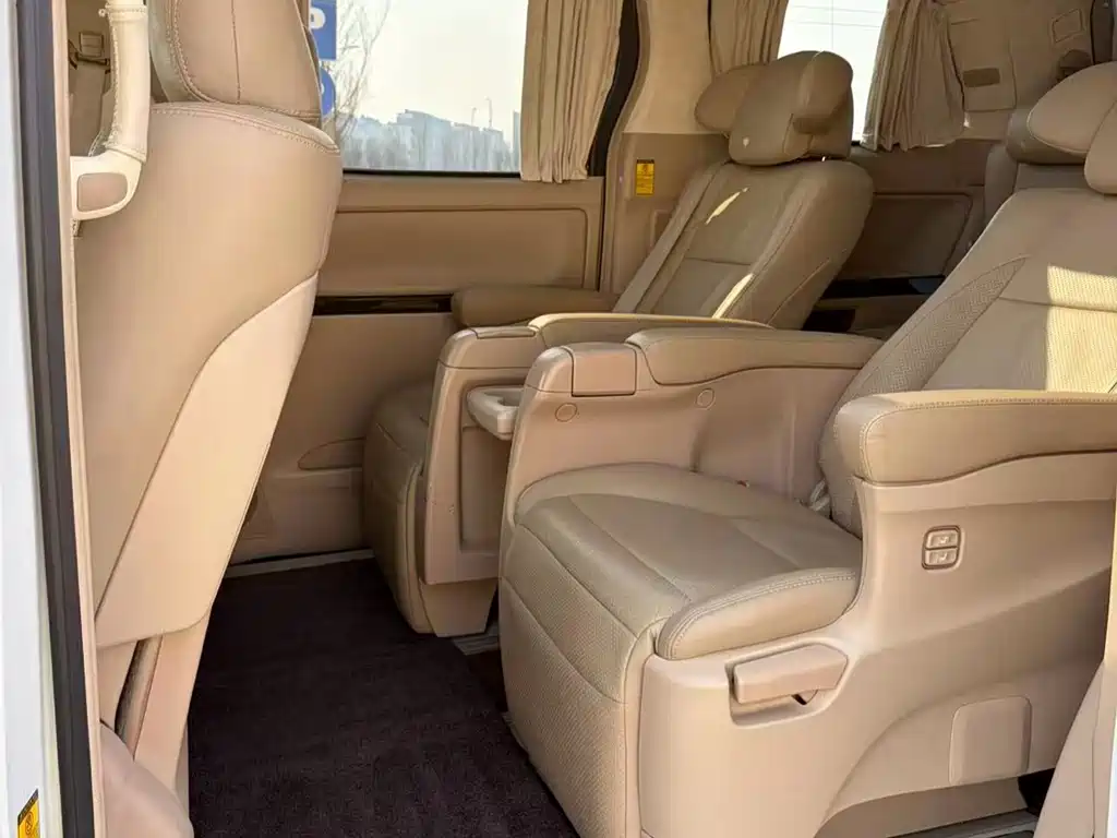 Toyota Alphard 2012 — фото 9