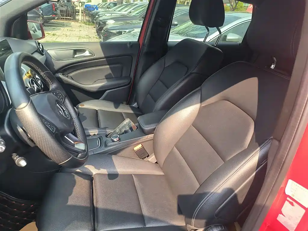Mercedes-Benz B-Class 2017 — фото 11
