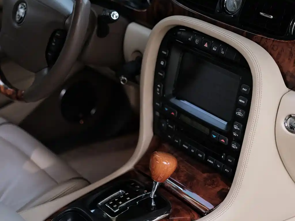 Jaguar XJ 2007 — фото 14