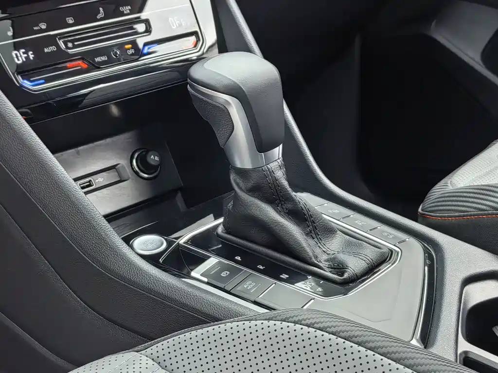 Volkswagen Tiguan X 2023 — фото 13