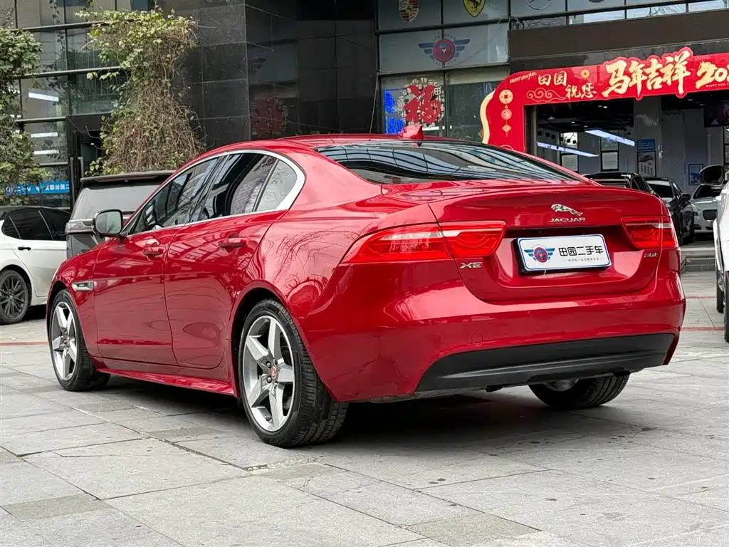Jaguar XE 2017 — фото 4