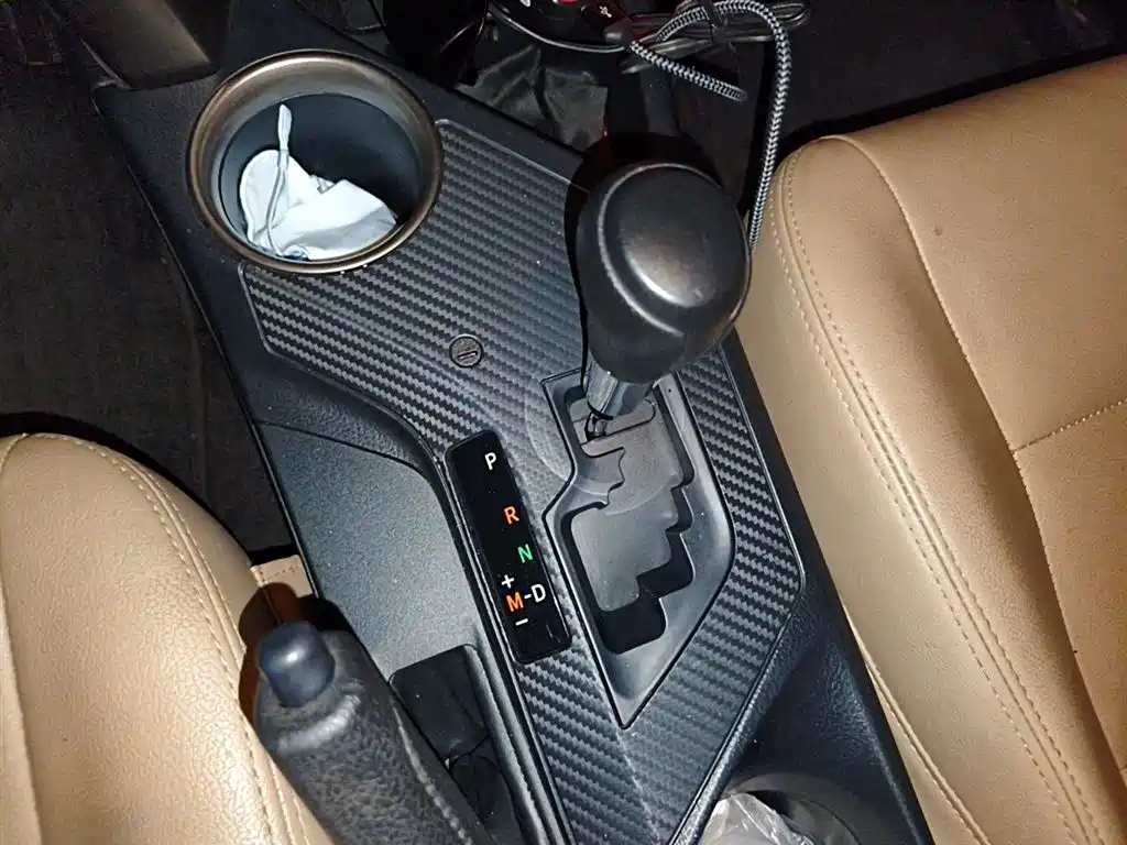 Toyota RAV4 2015 — фото 15