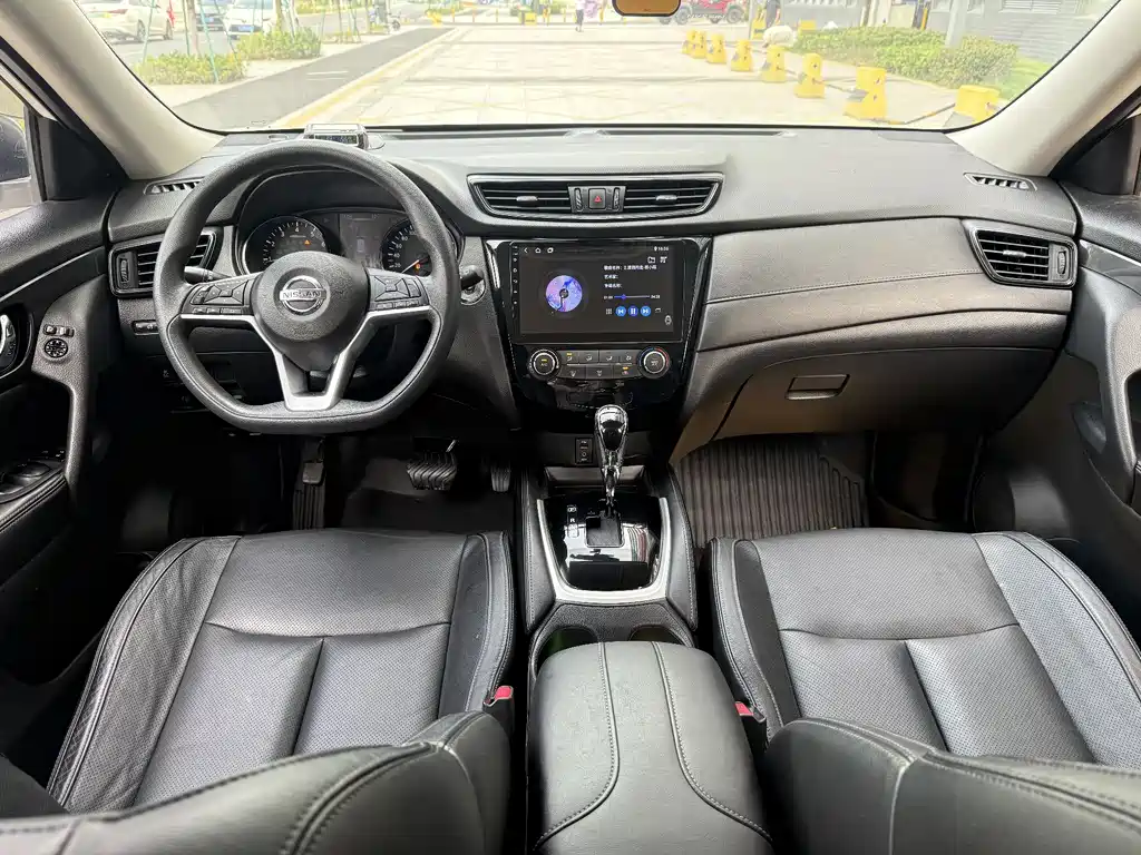Nissan X-Trail 2018 — фото 2