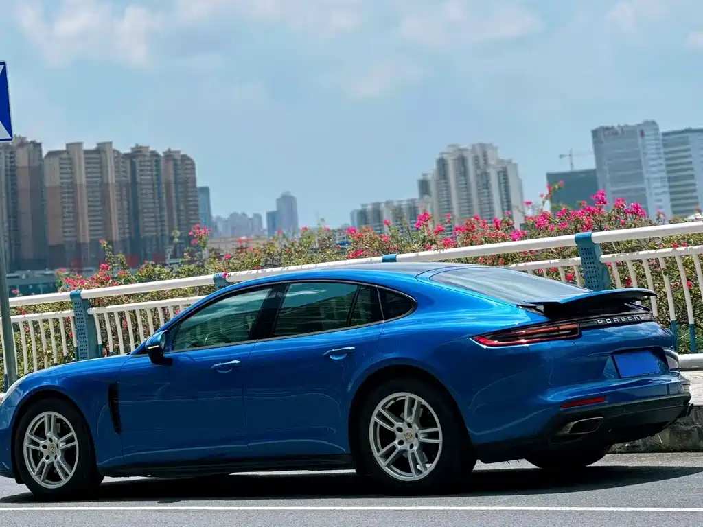 Porsche Panamera 2017 — фото 6