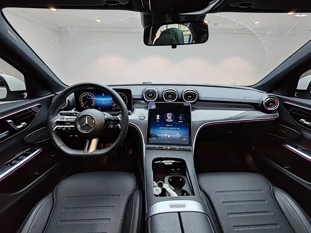 Mercedes-Benz C-Class 2025 — фото 9