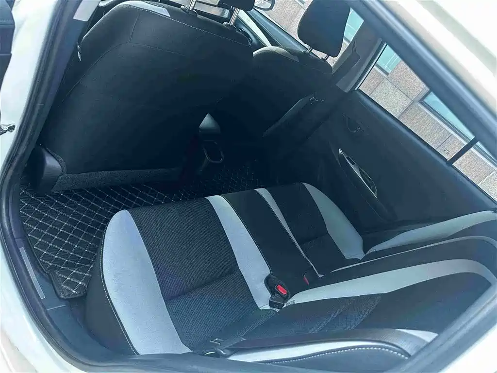 Toyota Yaris L 2021