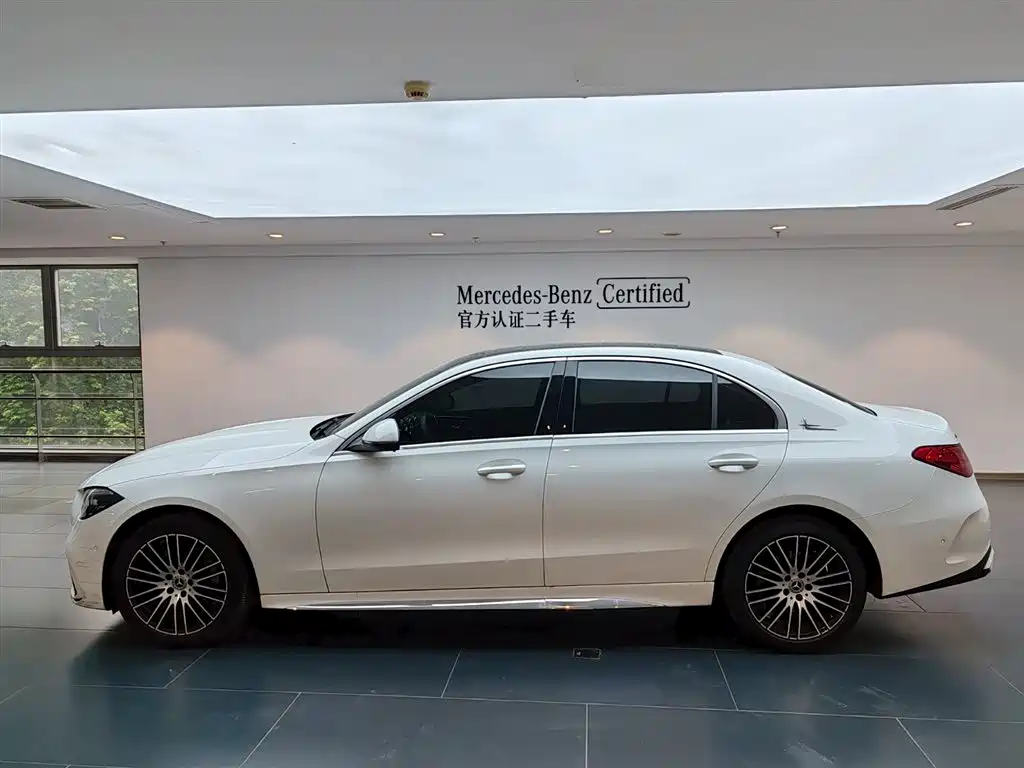 Mercedes-Benz C-Class 2025 — фото 6