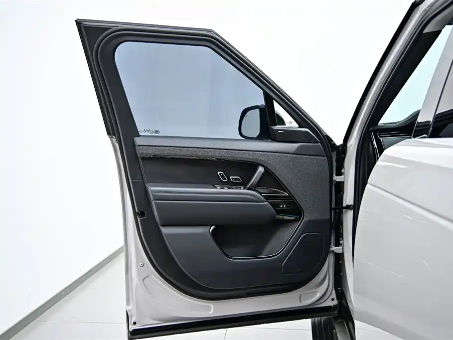 Land Rover Sport 2022 — фото 18