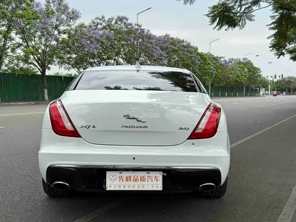 Jaguar XJ 2016