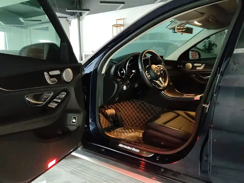 Mercedes-Benz C-Class 2019 — фото 16