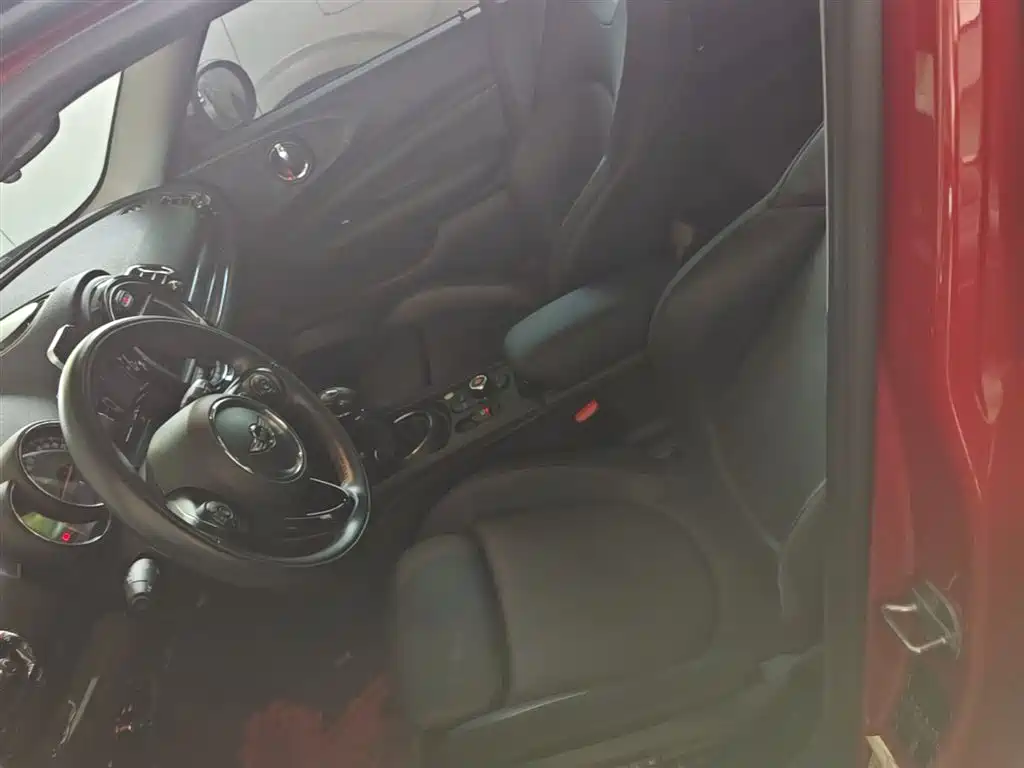 MINI Clubman 2018 — фото 15