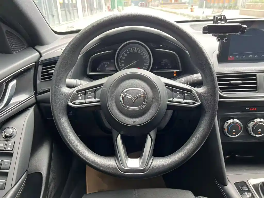 Mazda CX-4 2021 — фото 11
