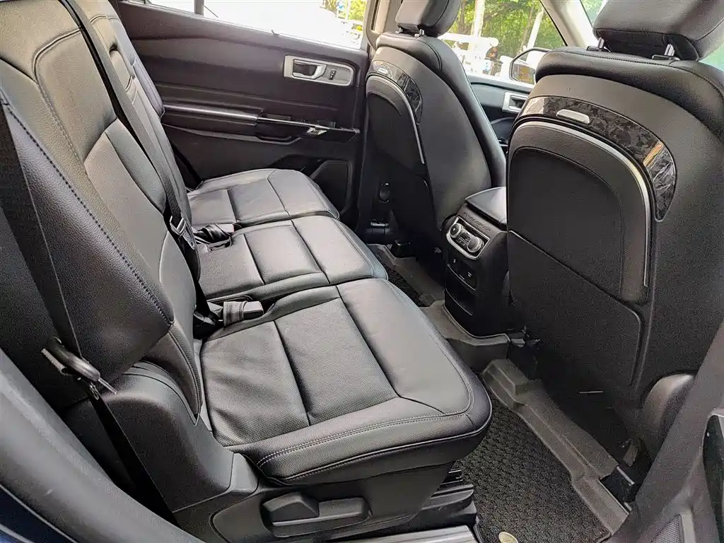 Ford Explorer 2021 — фото 11