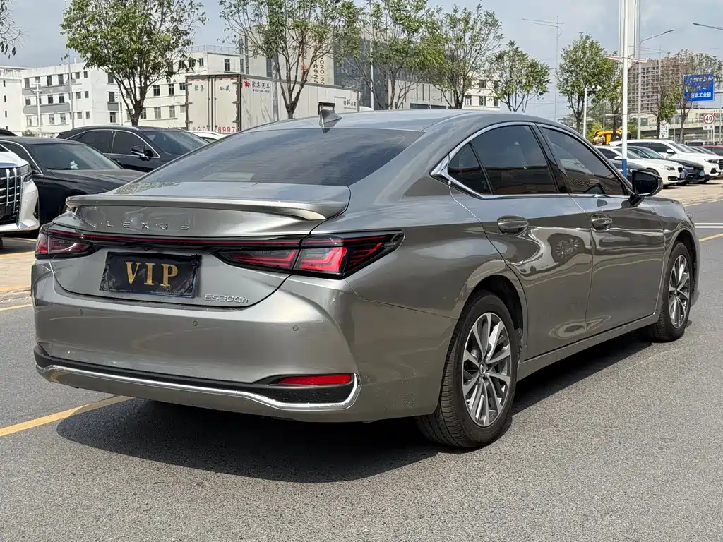 Lexus ES 2025 — фото 7