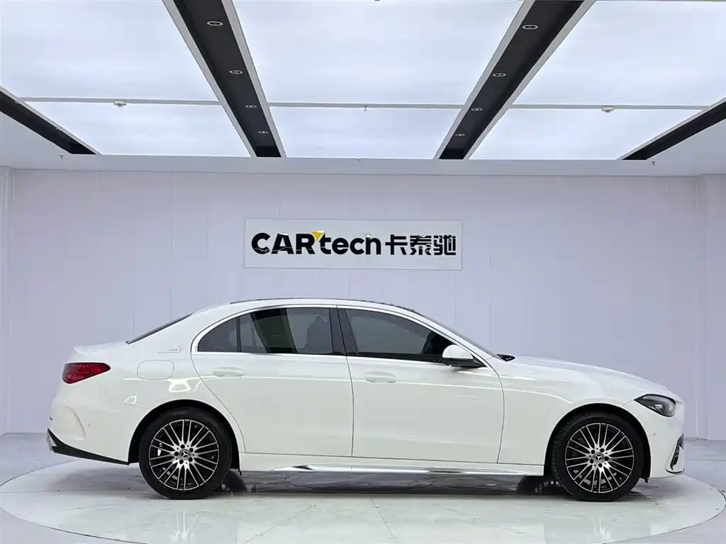 Mercedes-Benz C-Class 2024 — фото 6
