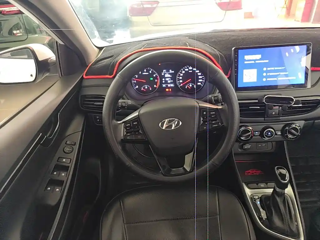 Hyundai Elantra 2021 — фото 11