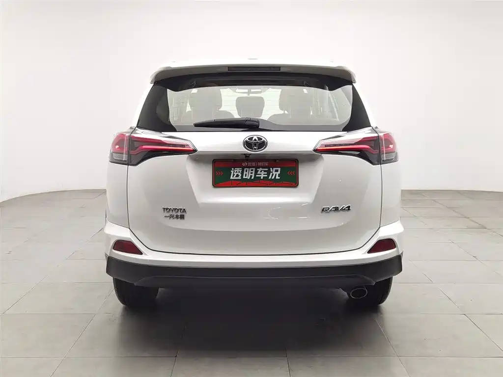 Toyota RAV4 2019 — фото 4