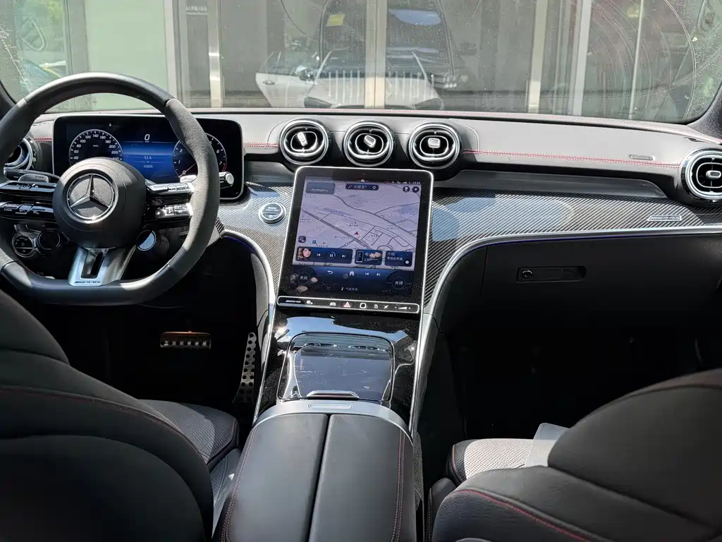 Mercedes-Benz C-Class AMG 2025 — фото 11