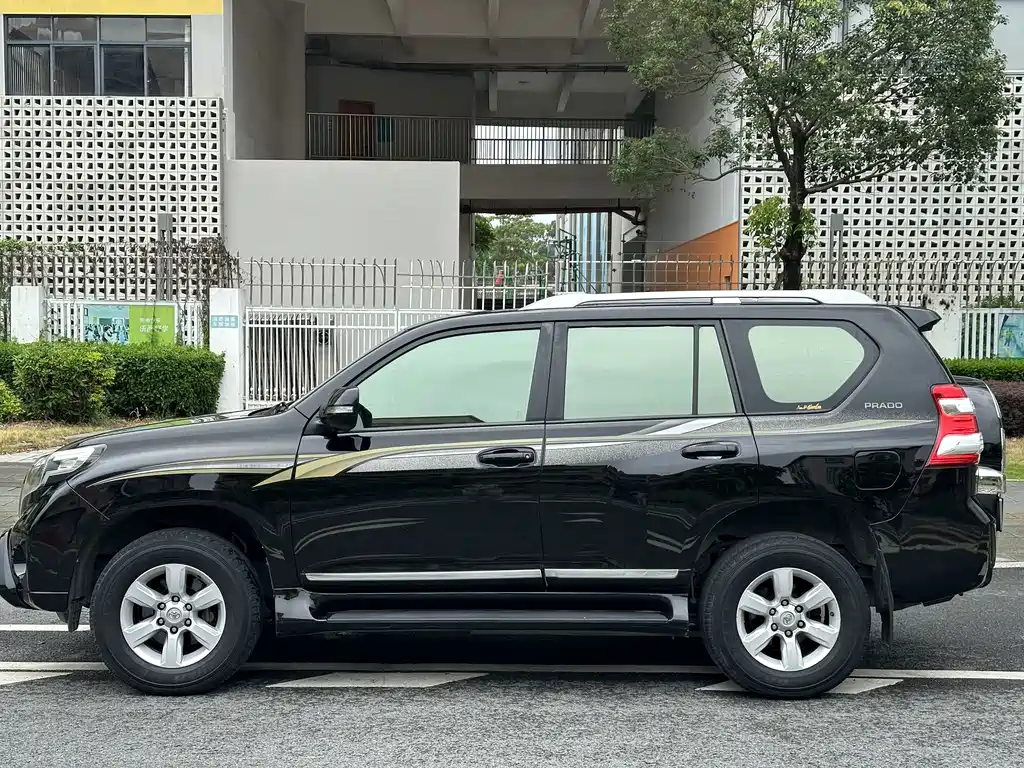 Toyota Prado 2014 — фото 3