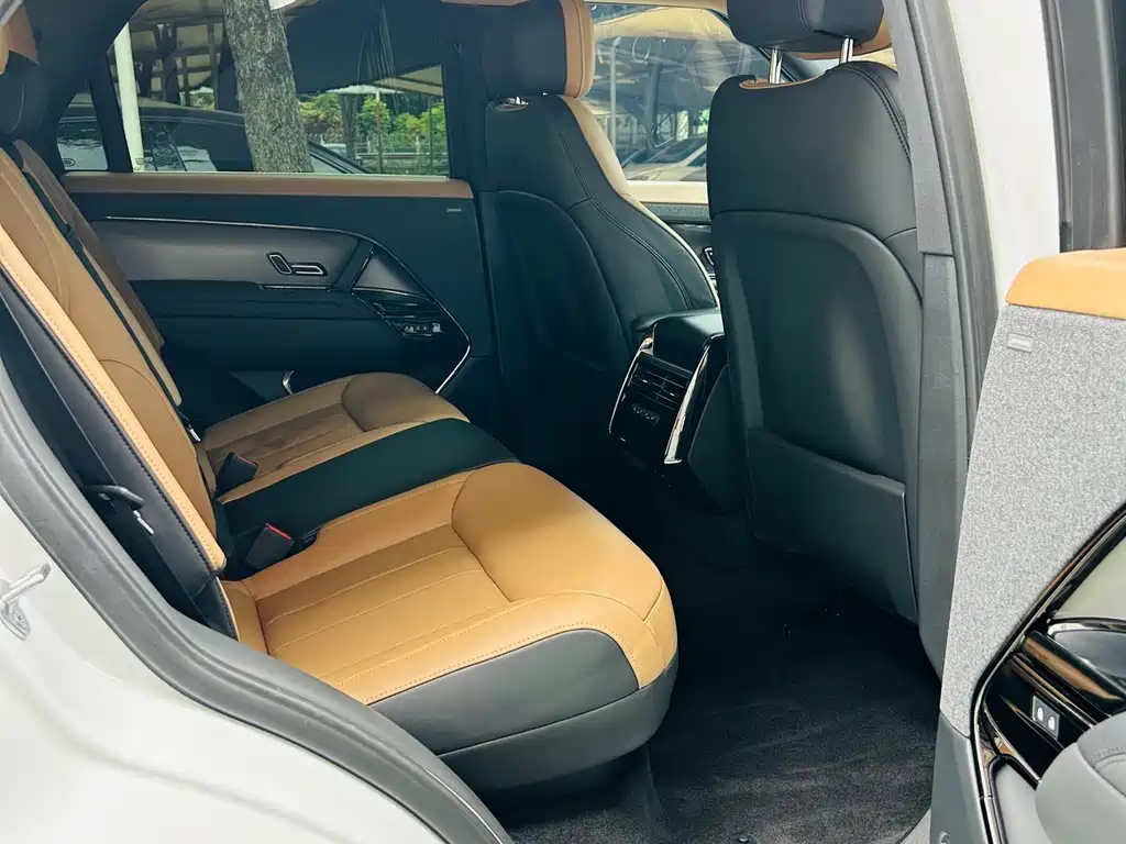 Land Rover Sport 2023 — фото 12