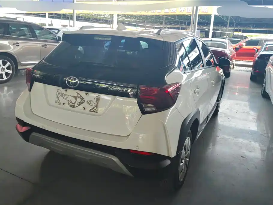 Toyota Yaris L 2020 — фото 3