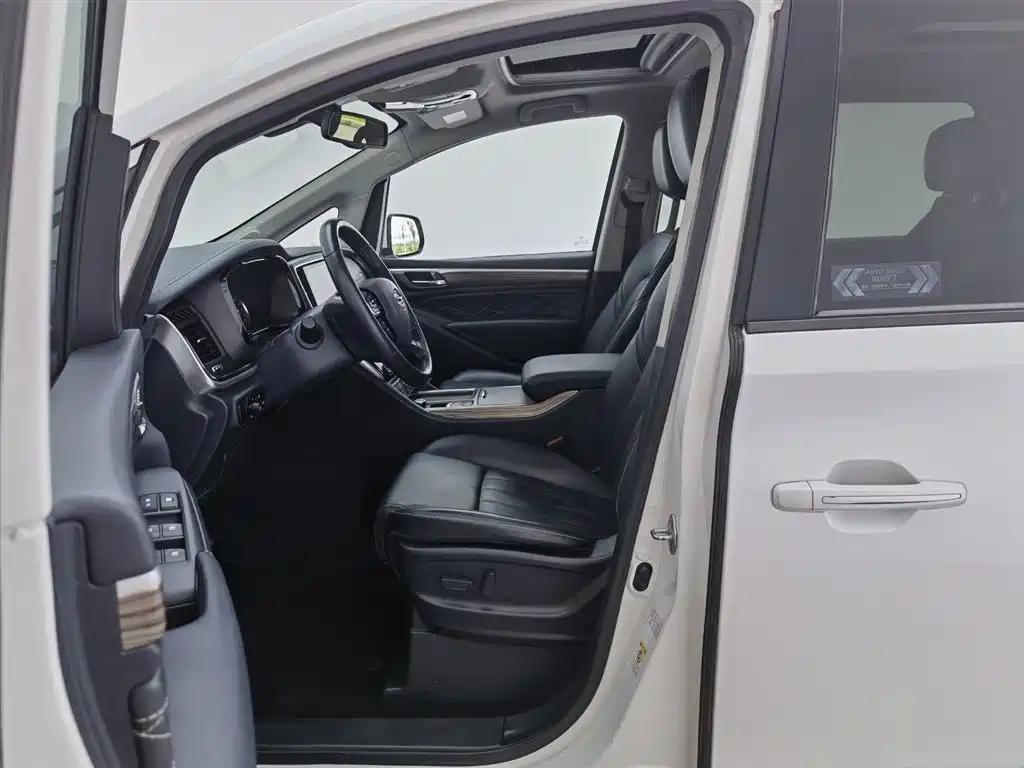 GAC Motor Trumpchi M8 2021 — фото 10
