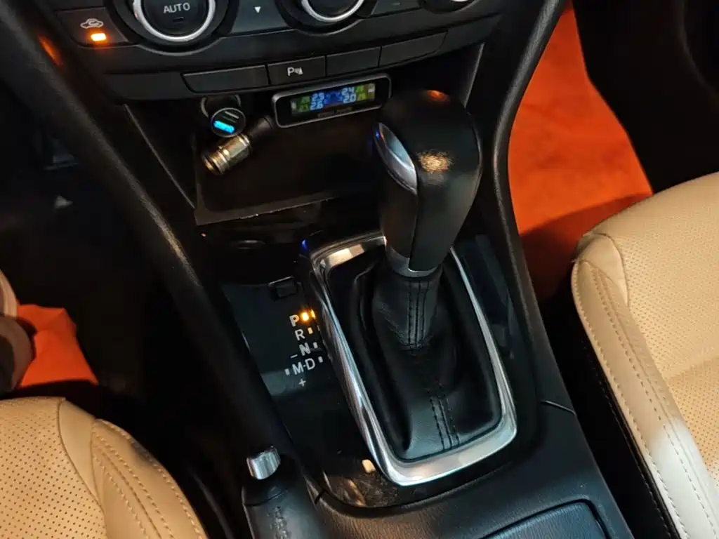 Mazda Atenza 2015 — фото 14