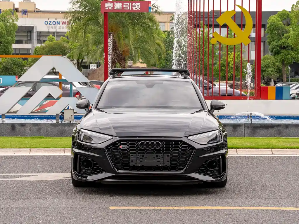 Audi RS 4 2023 — фото 2