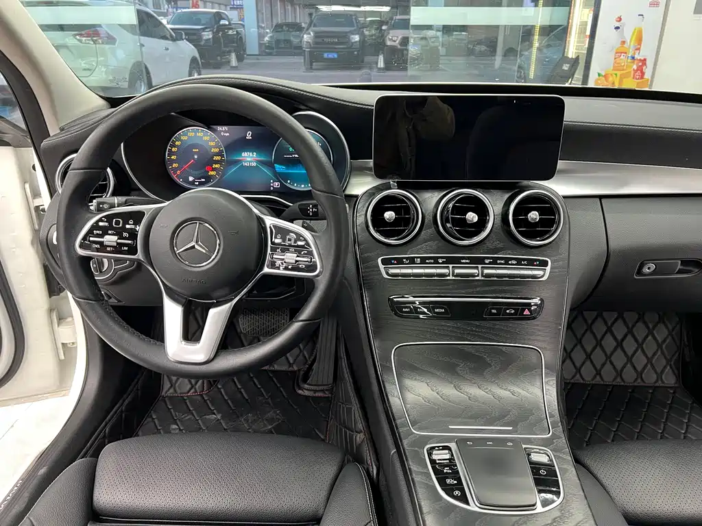 Mercedes-Benz C-Class 2019 — фото 12