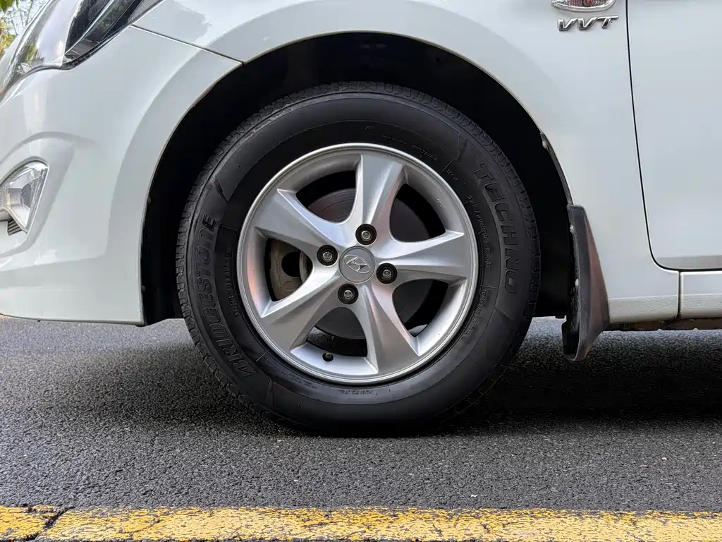 Hyundai Verna 2015 — фото 11