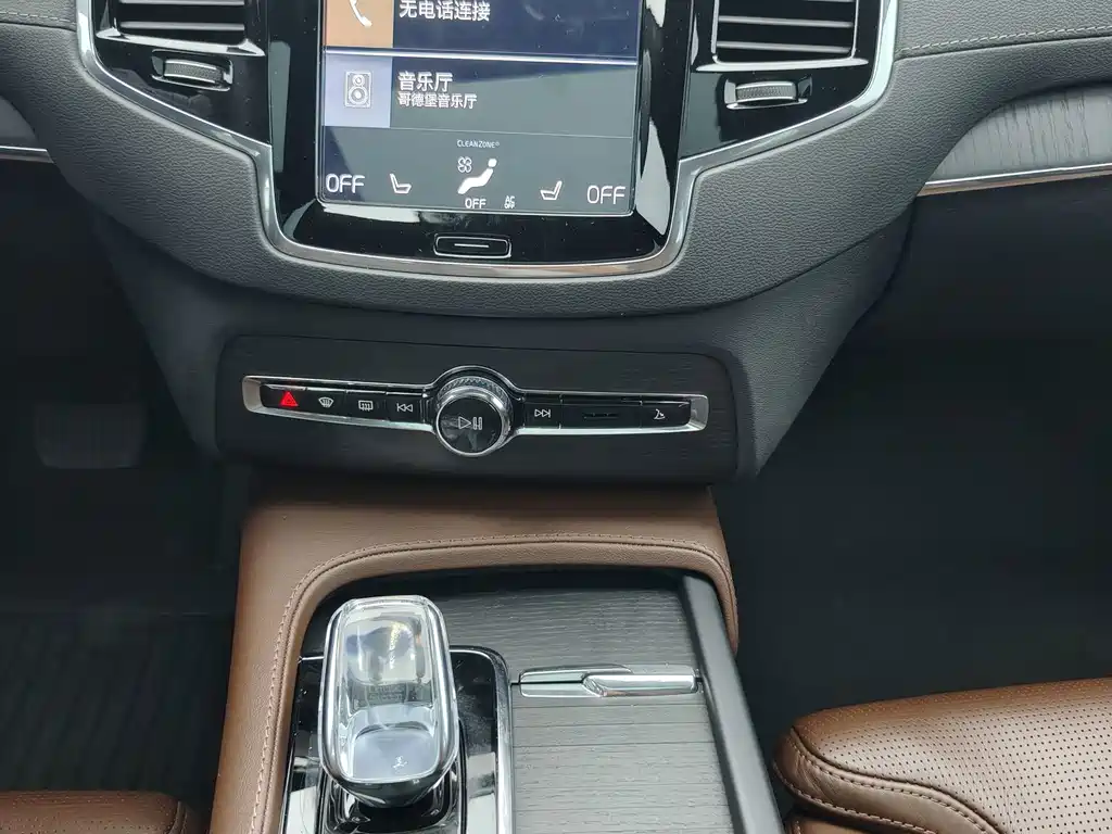 Volvo XC90 Plug-In Hybrid 2022 — фото 6