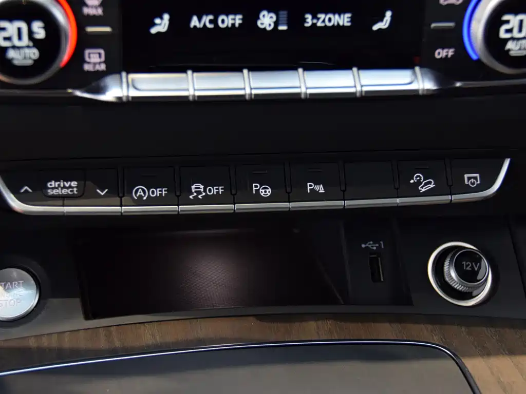 Audi Q5L 2023 — фото 16