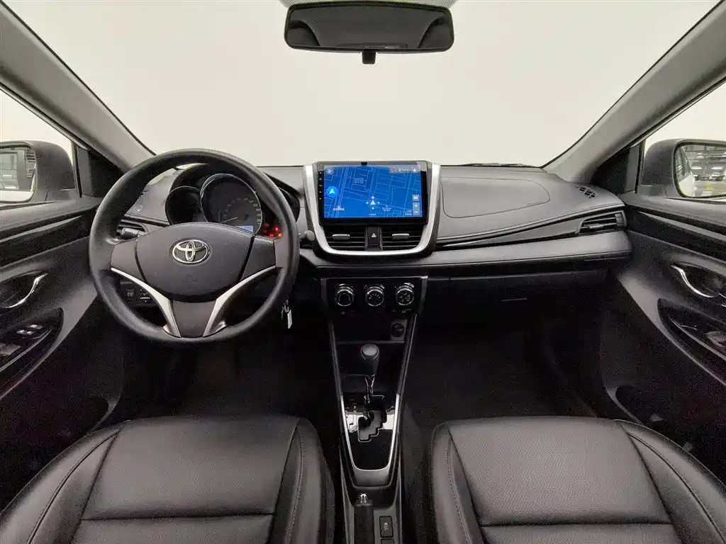 Toyota Yaris L 2020