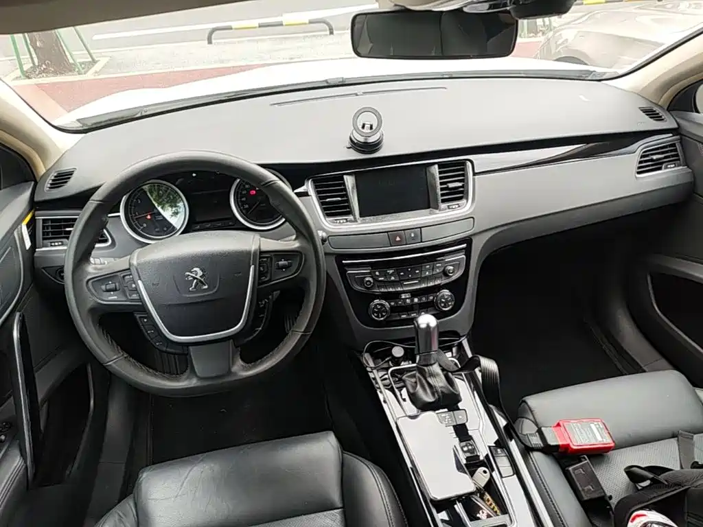 Peugeot 508 2016 — фото 10
