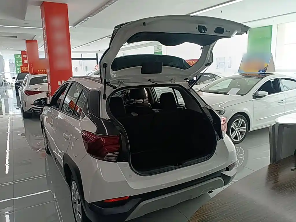Toyota Yaris L 2021 — фото 19