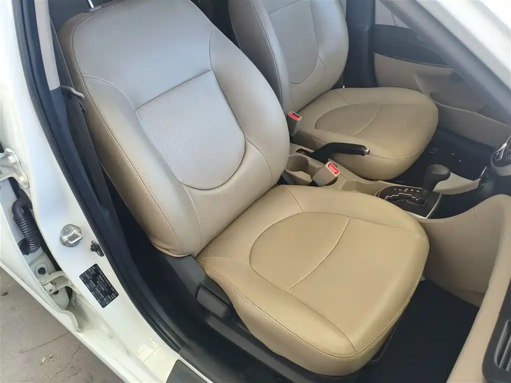 Hyundai Verna 2016 — фото 25
