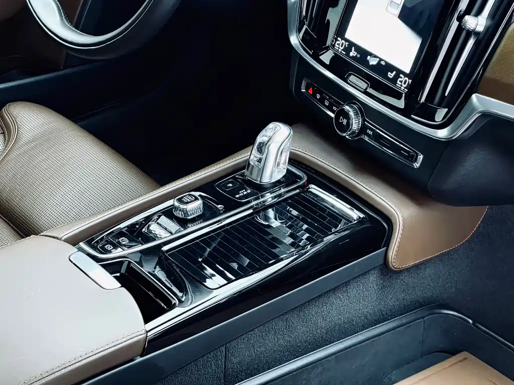 Volvo S90 PHEV 2020 — фото 12