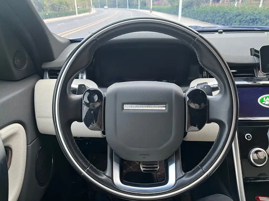 Land Rover Discovery Sport 2021 — фото 9