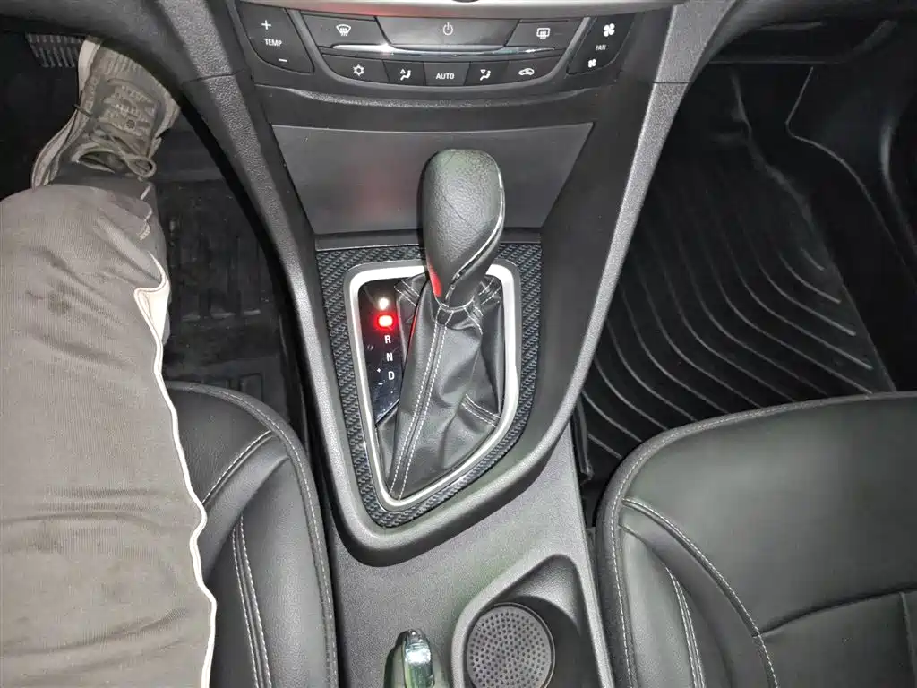 Buick Excelle 2016 — фото 14