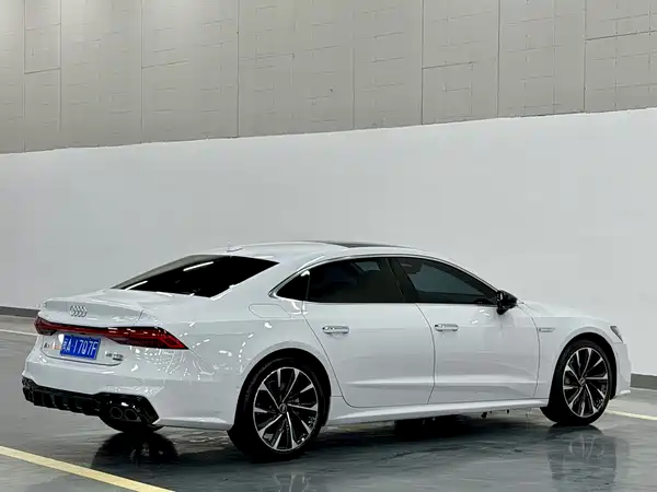 Audi A7L 2023