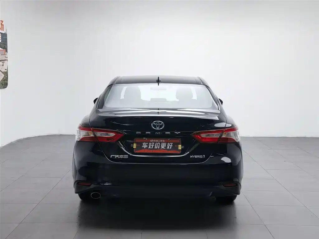 Toyota Camry 2021 — фото 4