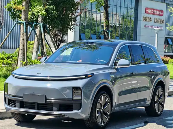 Li Auto L8 2025