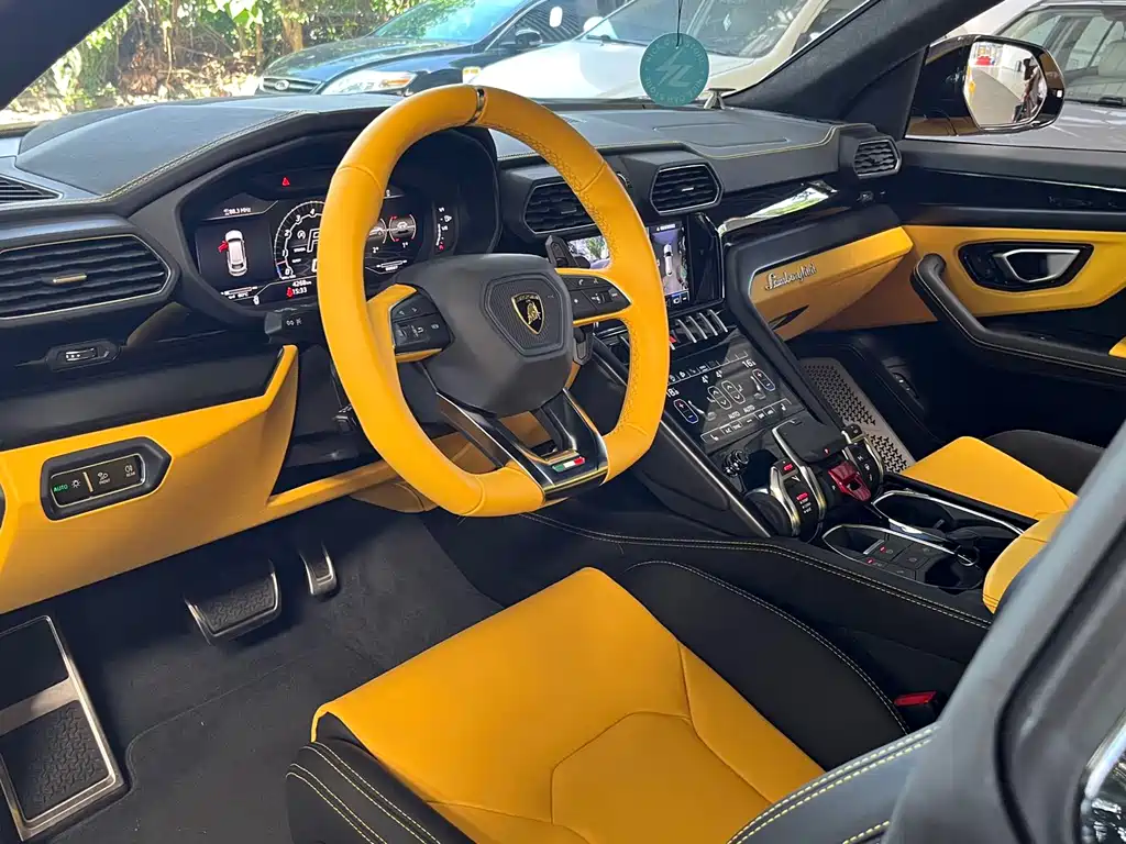 Lamborghini Urus 2022 — фото 3