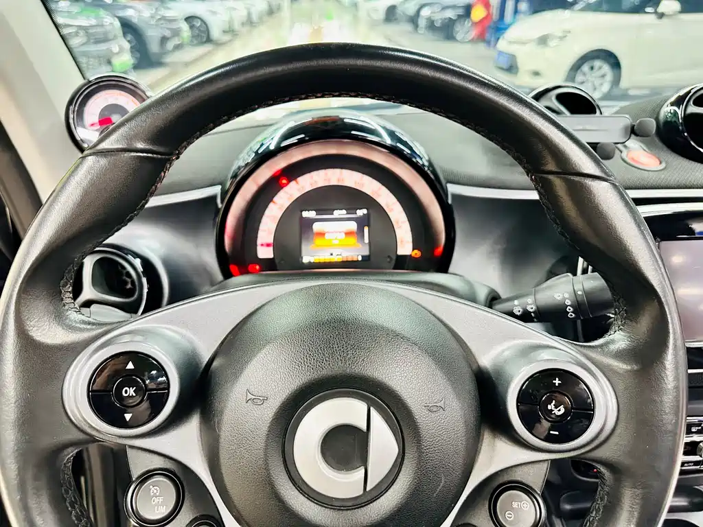 smart Fortwo 2017 — фото 42