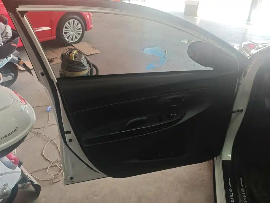 Toyota Yaris L 2021