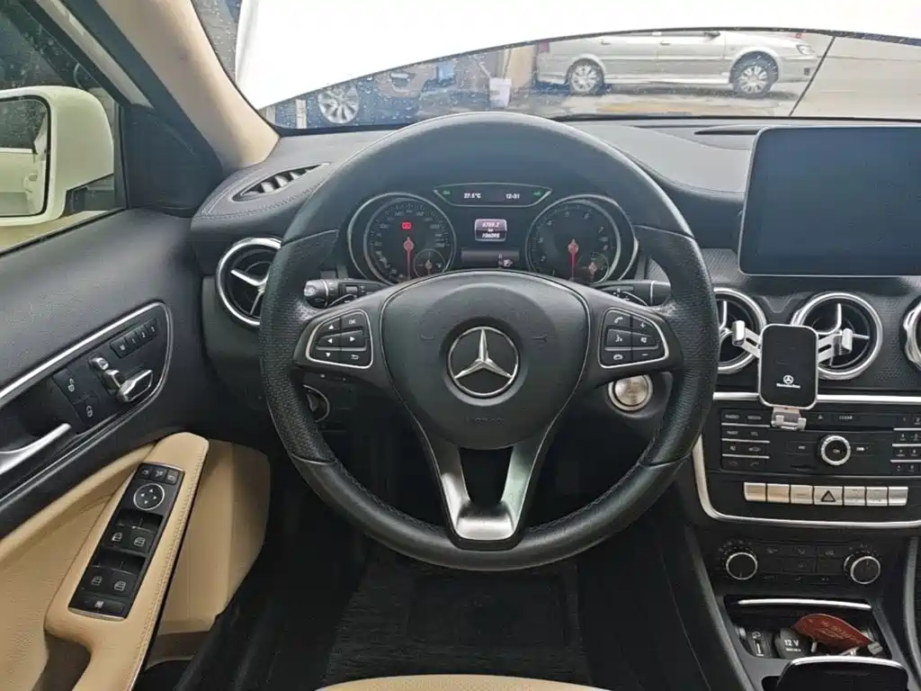 Mercedes-Benz GLA 2017 — фото 11