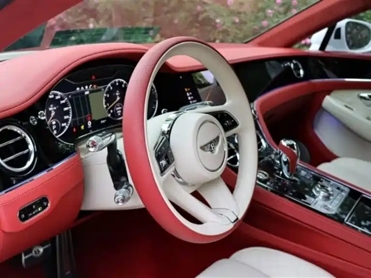 Bentley Continental 2023 — фото 12